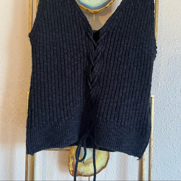 Lace Up Ribbed Tank - Picture 3 of 5